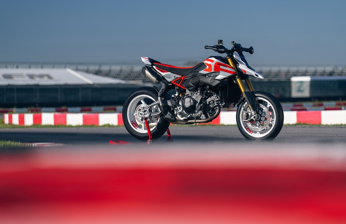 Ducati Hypermotard V2 SP 2026